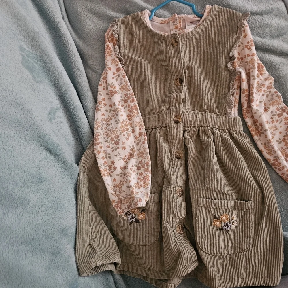 Daisy Fuentes Green Matching Set with Cuoduroy Dress Floral Long Sleeve Tee